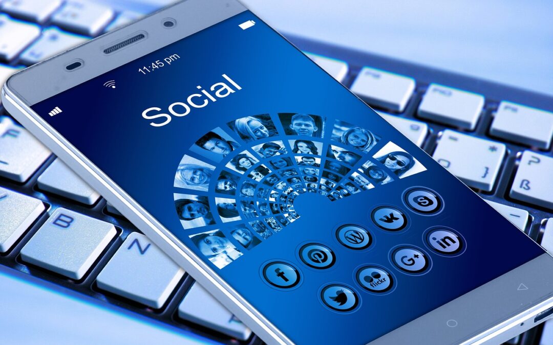 Comment Intégrer le Marketing des Réseaux Sociaux avec le SEO